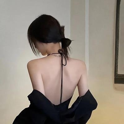 月亮中的亚马逊女人